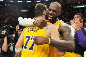 76人vs湖人直播_76人vs湖人比赛回放_NBA高清直播在线观看