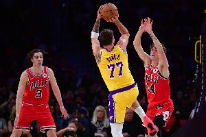 东契奇vs公牛直播_东契奇vs公牛比赛回放_NBA高清直播在线观看
