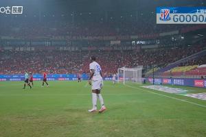 阿苏埃第21分钟兜射远角破门，申花客场1-1扳平蓉城